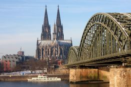 Entfernung frenulum radikale mit beschneidung Radikale Beschneidung